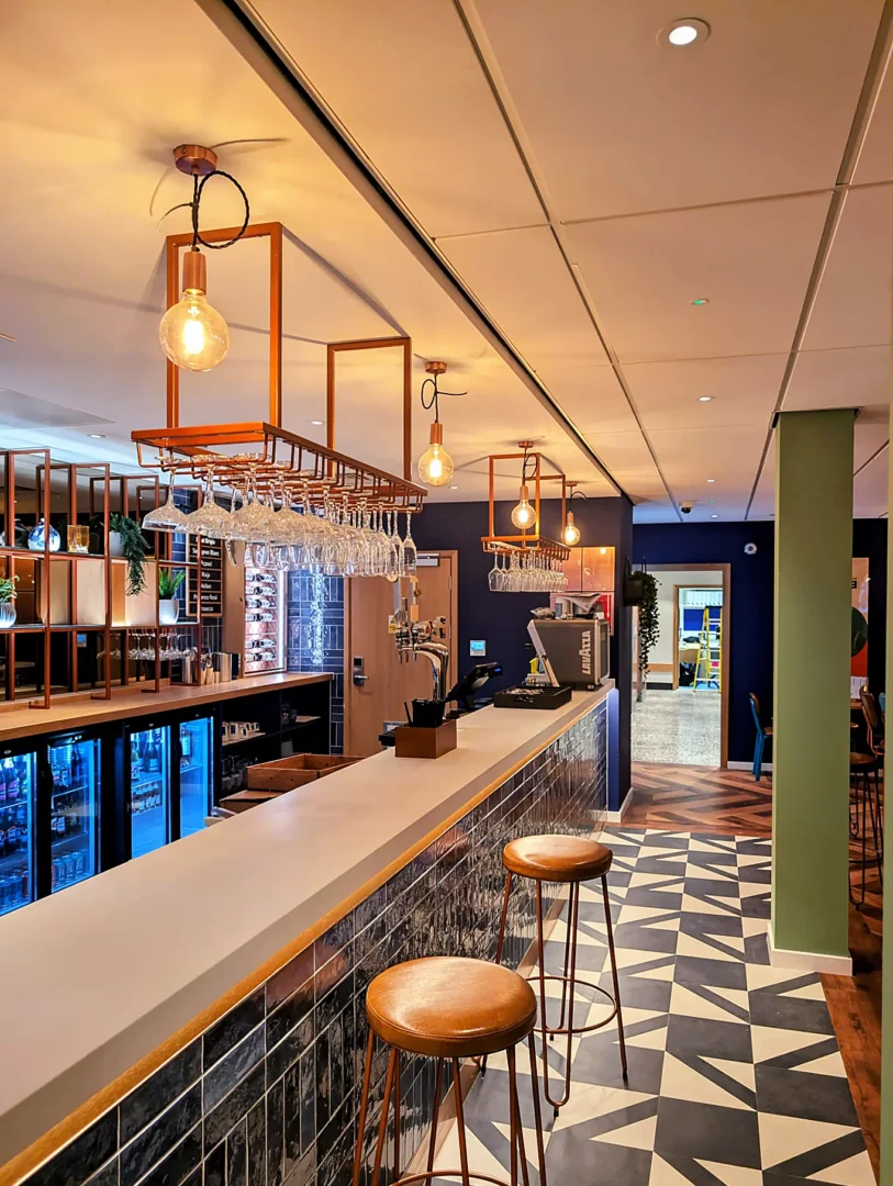 Sfs Drylining Ceilings Travelodge Stratford London Barnes Ga Interiors Installation Hotel Render Cladding