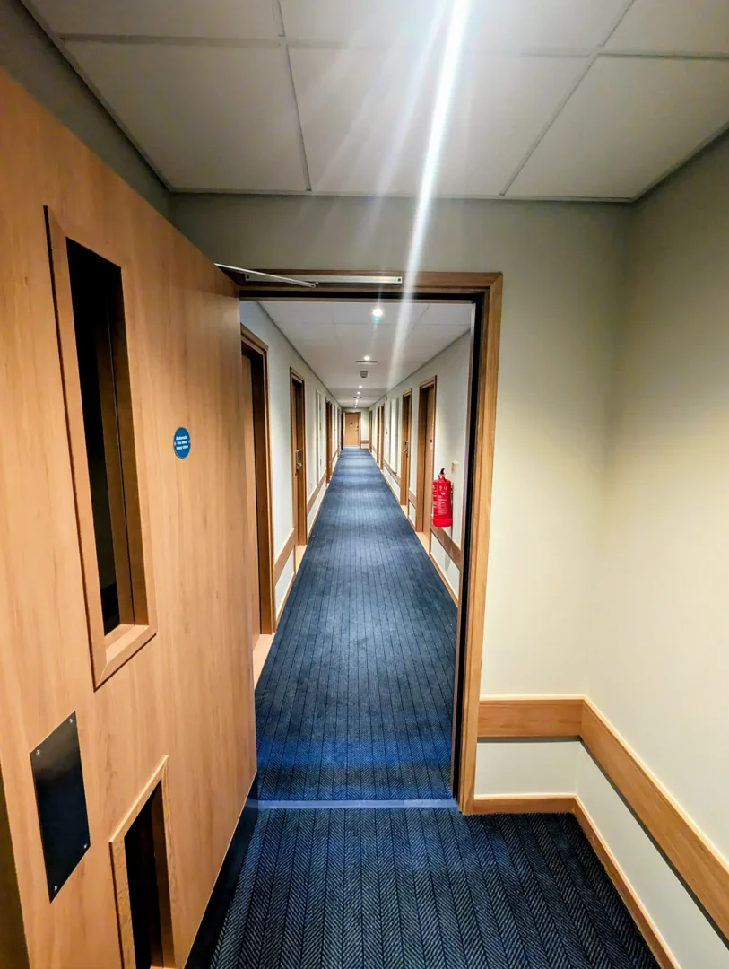 Sfs Drylining Ceilings Travelodge Stratford London Barnes Ga Interiors Installation Hotel Render Cladding Commercial Uk