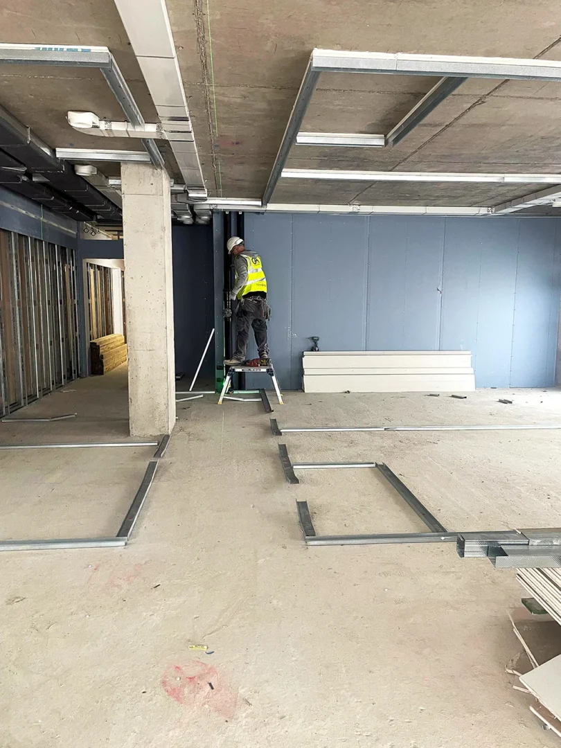 Stevenage North Hertfordshire College Construction Uk Mf Ceilings Partitions Soffit Insulation Baffle Ceilings Grid Ceilings Europe Commercial Build