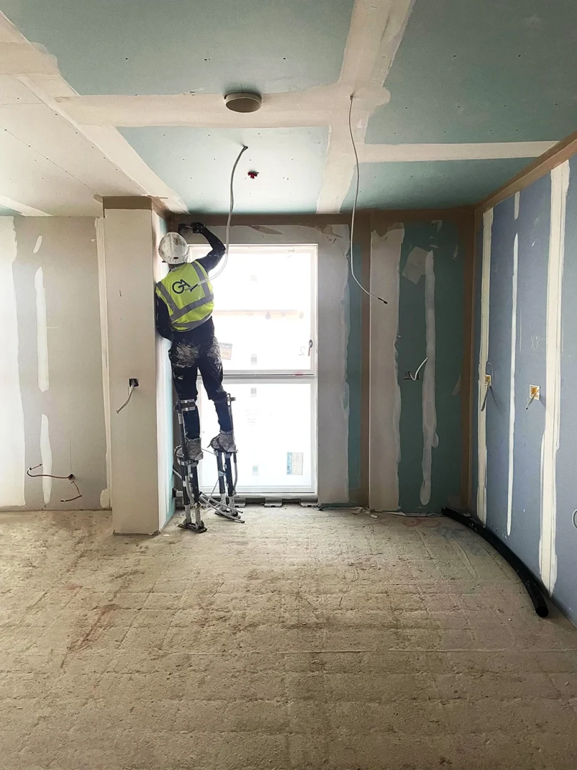 Stevenage North Hertfordshire College Construction Uk Mf Ceilings Partitions Soffit Insulation Baffle Ceilings Grid Ceilings Europe Commercial Build Drylining Interior Fit Out Sfs