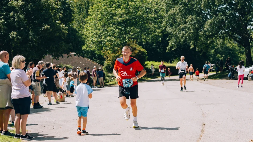 Younis Ceo Construction Uk Bewl Water Half Marathon Ga Interiors Charity Social Values Friends For Families Sevenoaks