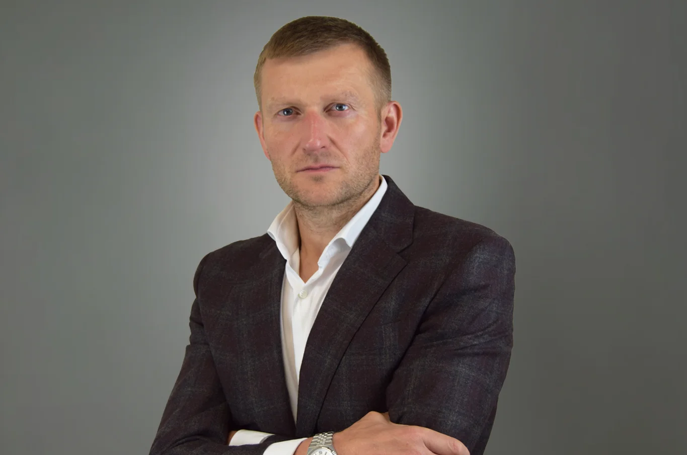 Svajunas Lisauskas Younis Ga Interiors Ceo Chair Man Director Drylining Construction Uk